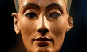 چرا نفرتیتی، زن قدرتمند و مرموز مصر باستان هنوز هم جذاب است؟
