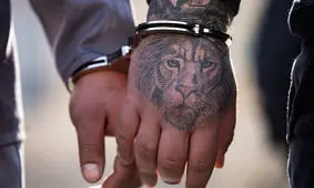 خفت گیری مسلحانه طلبه اسلامشهری/ 2 شرور به خودروی این طلبه شلیک کردند