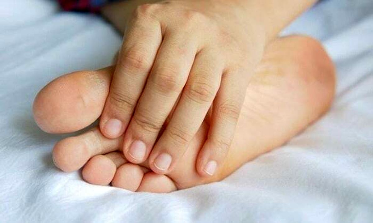 علل سوزش کف پا و بهترین درمان طب سنتی داغی پا