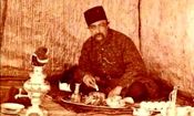 سفر به تاریخ؛ «ناصرالدین شاه» سوار بر سه‌چرخۀ سلطنتی در حیاط کاخ گلستان