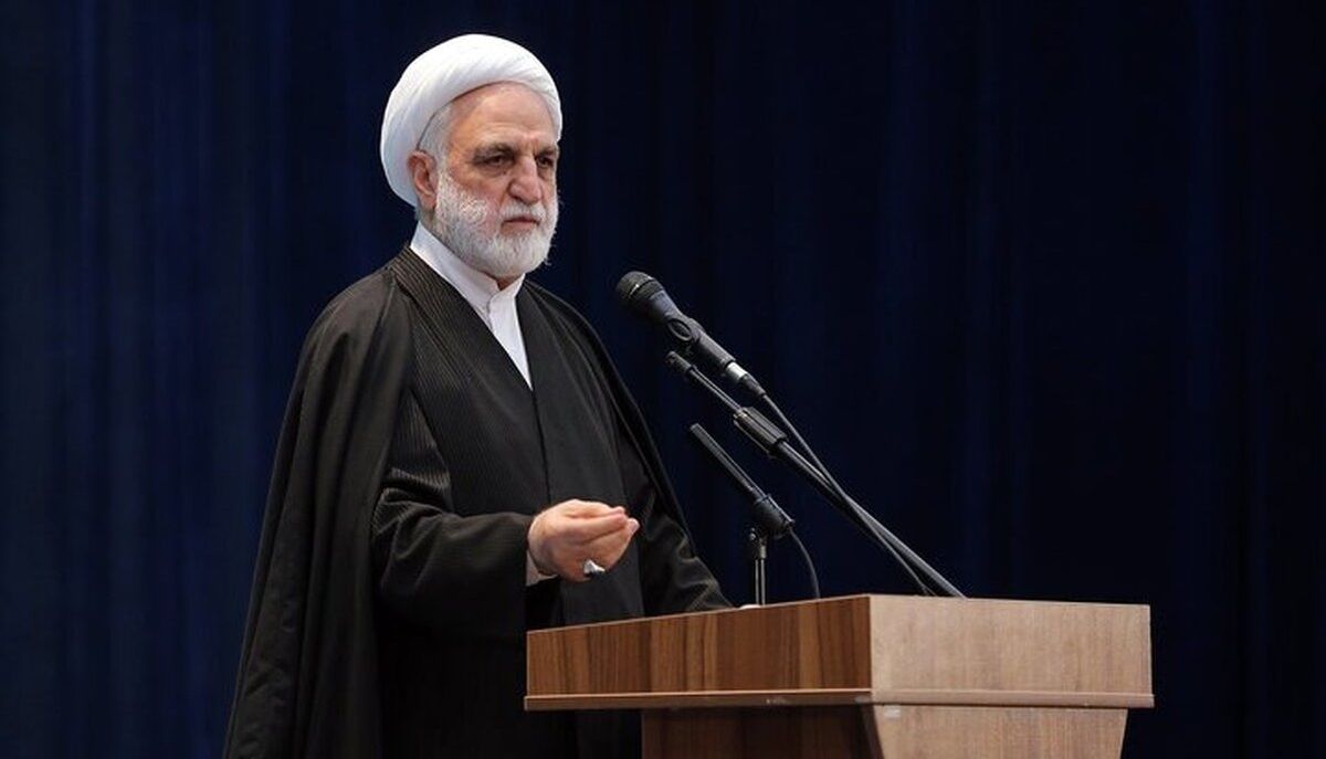 اگر اکثریت موضوعی را بر مبانی اسلامی و موازین حق گفتند، اقلیت باید تمکین کنند/ ویدئو