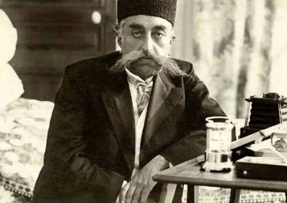 سفر در زمان؛ عکس یادگاری مظفرالدین شاه در دربار عثمانی 