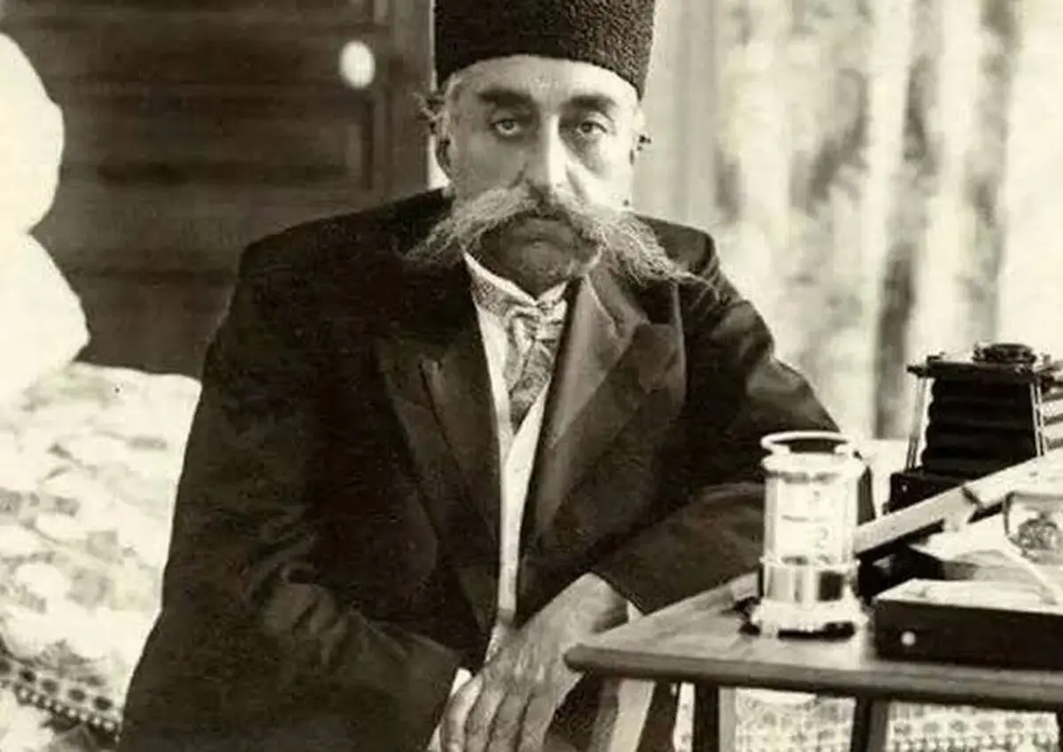سفر در زمان؛ عکس یادگاری مظفرالدین شاه در دربار عثمانی 