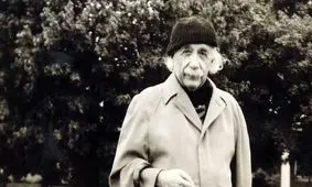 اینشتین در حال سخنرانی درباره نظره نسبیت؛ ۱۰۴ سال پیش