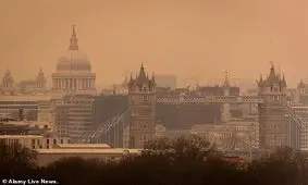 واقعی؛ در انگلیس باران خون بارید!