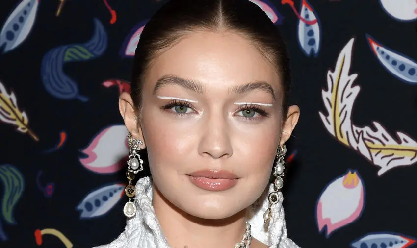 خط چشم بین سایه‌ها