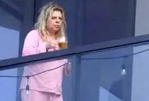 عکس جنجالی همسر نتانیاهو در میامی | مست و لایعقل و ترسان