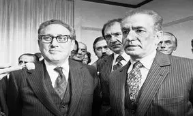 کیسینجر عقب نشینی آمریکا در سقوط شاه را به باد انتقاد گرفت/ مذاکره ۶ ساعته بین امام، آیت الله طالقانی، شورای انقلاب و هیات دولت

