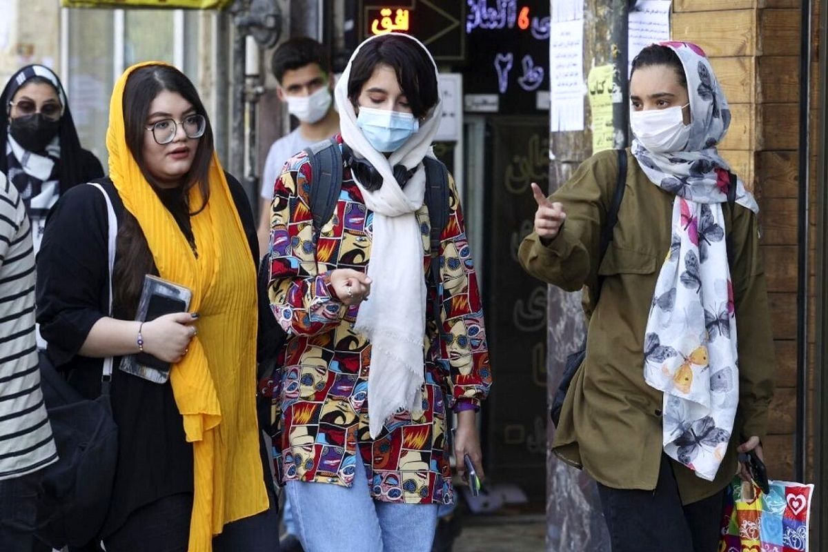 کیهان: برخی، مسئولان را از عواقب و هزینههای مقابله با بدحجابی می ترسانند