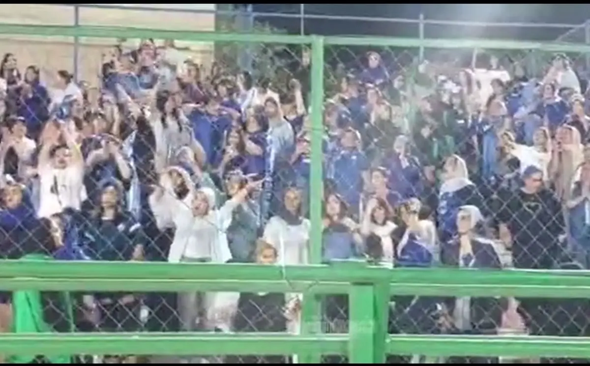  ویدئویی از حضور تماشاگران زن استقلالی در ورزشگاه و تشویق تیمشان پس از گلزنی