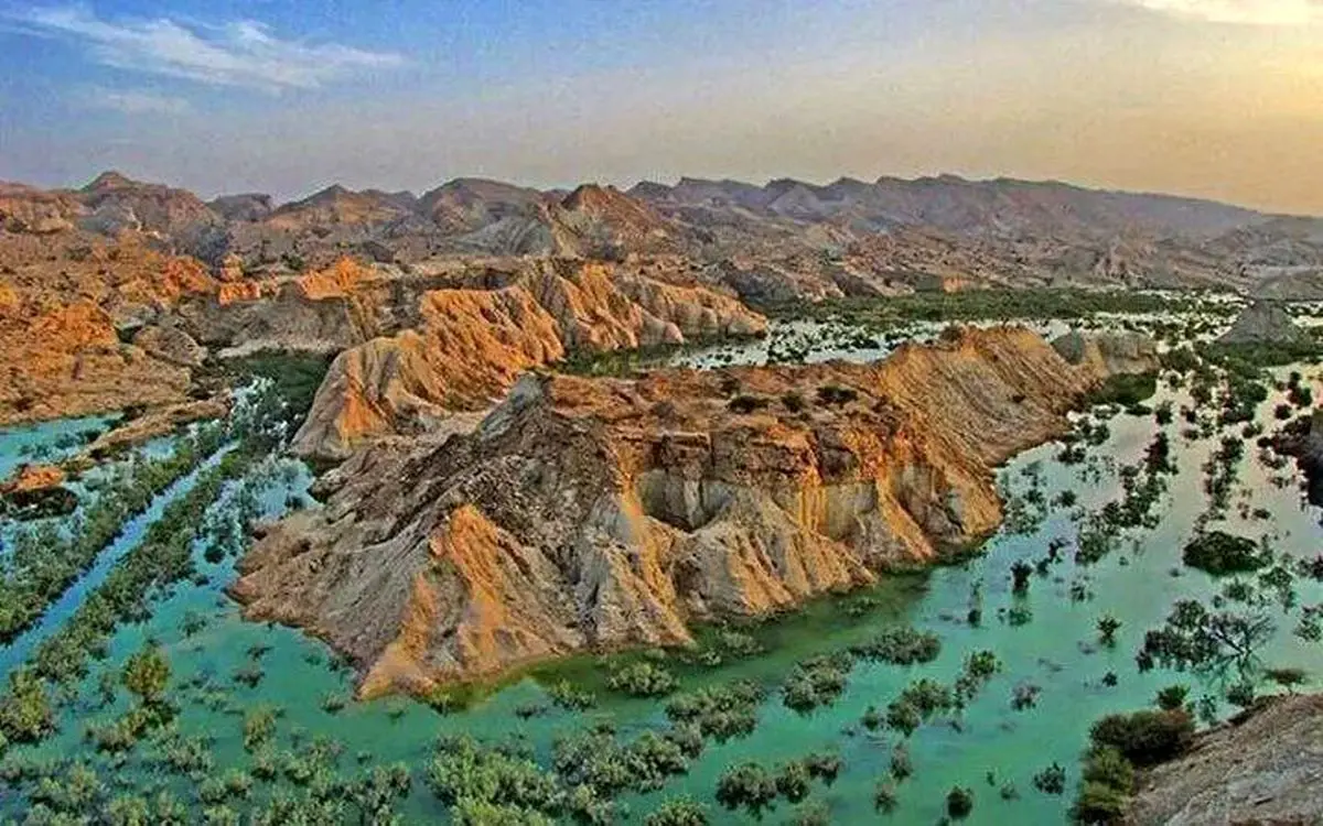 این سد پس از بارش‌ها ترک برداشت/هشدار نسبت به نشتی آب از بدنه سد