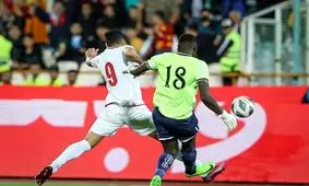 چمن ورزشگاه آزادی، بازی ایران - هنگ‌کنگ را به خارج از تهران برد

