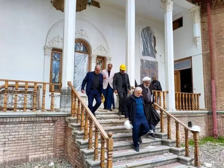 نمایندگان مجلس به کاخ سعدآباد رفتند