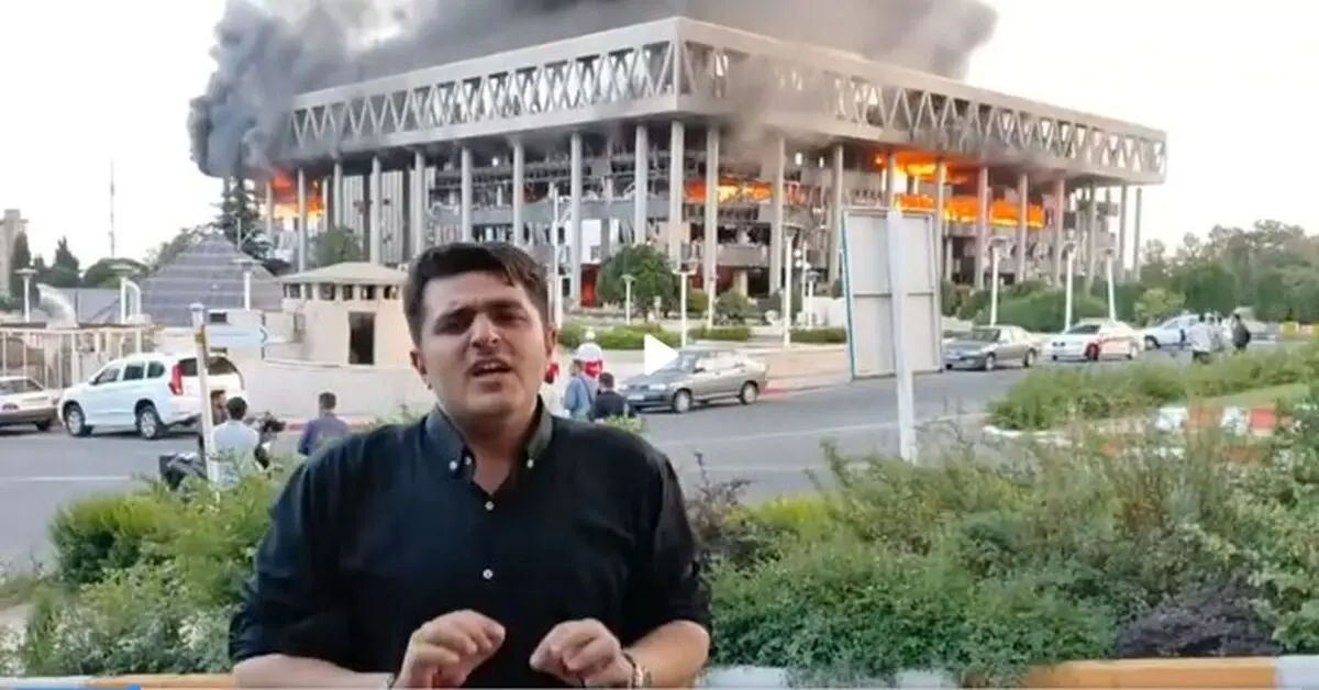 ساختمان شیشه‌ای صدا و سیما به خاطر موشک اسرائیل نسوخت بلکه آتش گرفت و می‌توانستند خاموش کنند/ این حرف گفتنش خیلی سخت است و البته تطهیر حمله نیست/ برخی اهل رسانه های حکومتی در جلسات خصوصی از بالا تا پایین به همه فحش می‌دهند/ ویدئو