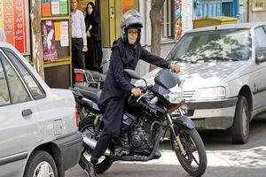 صدور گواهینامه موتورسیکلت برای بانوان احتمالاً در مجلس تصویب می‌شود