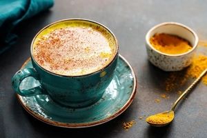 قهوه زردچوبه؛ از خواص ضد التهابی تا ملاحظات مصرف
