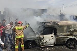 آتش سوزی هفت منزل مسکونی در پارسیان به دلیل نگهداری مخزن گازوئیل/ ویدئو
