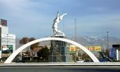 نصب مجسمه اولین بانوی تاریخ‌نگار جهان در سنندج