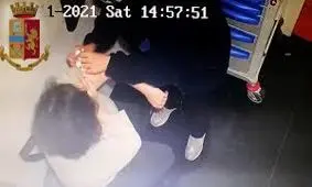 دوربین مخفی مچ پرستار را گرفت/ ویدئو