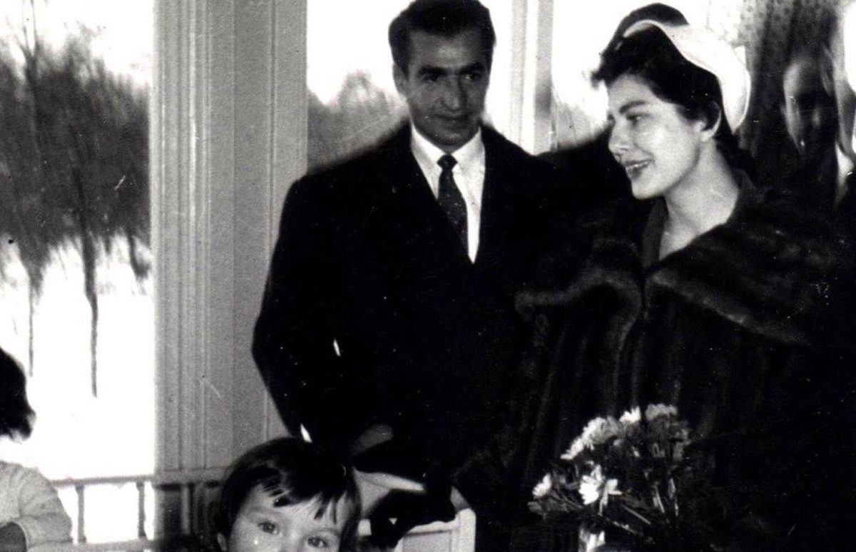 سفر در زمان؛ «ثریا، ملکه دو رگه ایران» در کنار مادرش؛ اواخر دهه 30