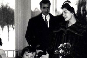 سفر در زمان؛ «ثریا، ملکه دو رگه ایران» در کنار مادرش؛ اواخر دهه 30 