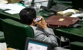 قالیباف: استفاده نمایندگان از تلفن همراه در صحن مجلس ممنوع است

