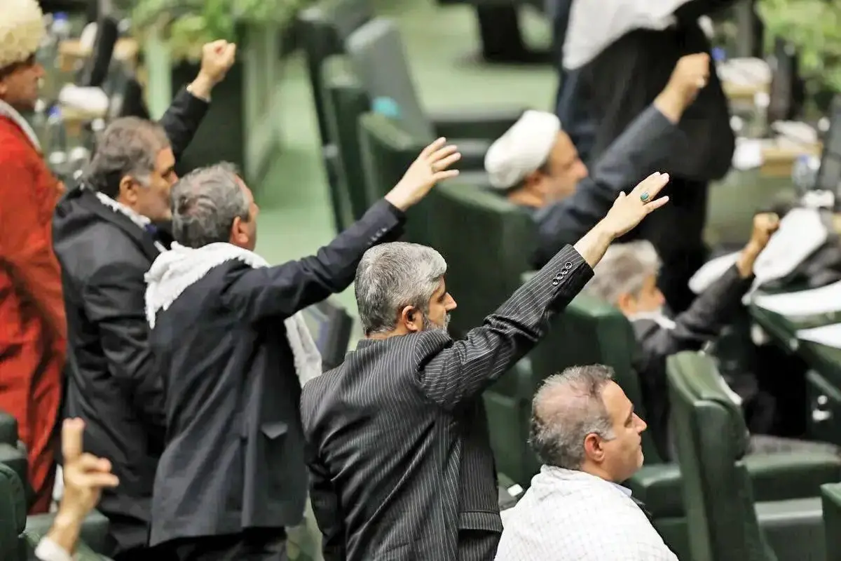 حمایت 150 نماینده مجلس از مادورو: با ونزوئلا اعلام همبستگی می کنیم
