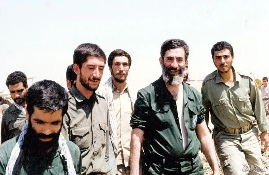 عکسی کمتر دیده شده از مقام معظم رهبری در جبهه