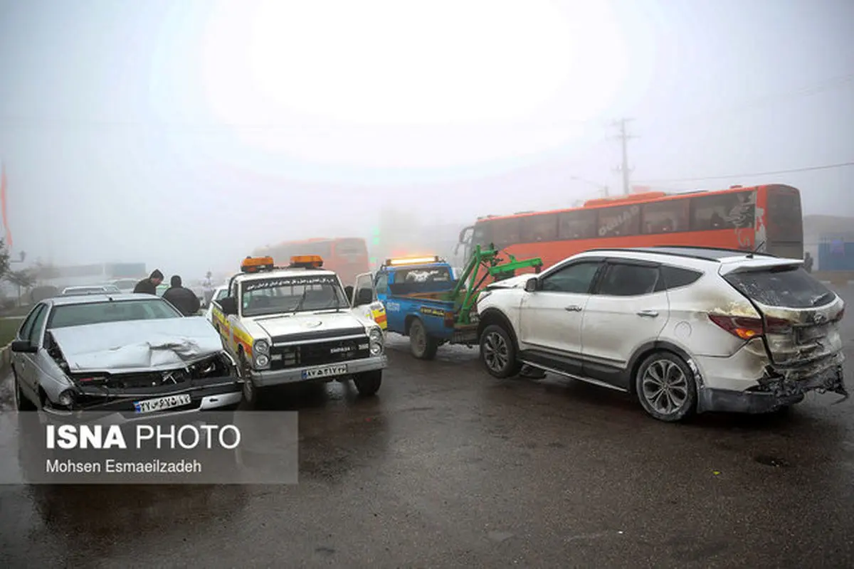تصادف زنجیره‌ای در آزادراه «قزوین- زنجان» ۱۲ مصدوم برجای گذاشت

