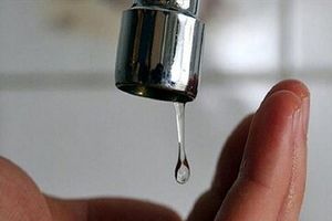وضعیت بحرانی آب در تهران/ آب معدنی کمیاب شد!