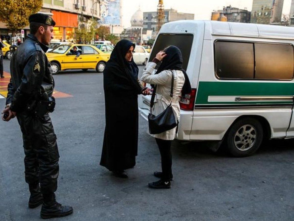 مخالفت ۸۰درصدی افکارعمومی با بازگشت مداخله پلیسی در موضوع حجاب / شما هم نظر خود را کامنت بگذارید