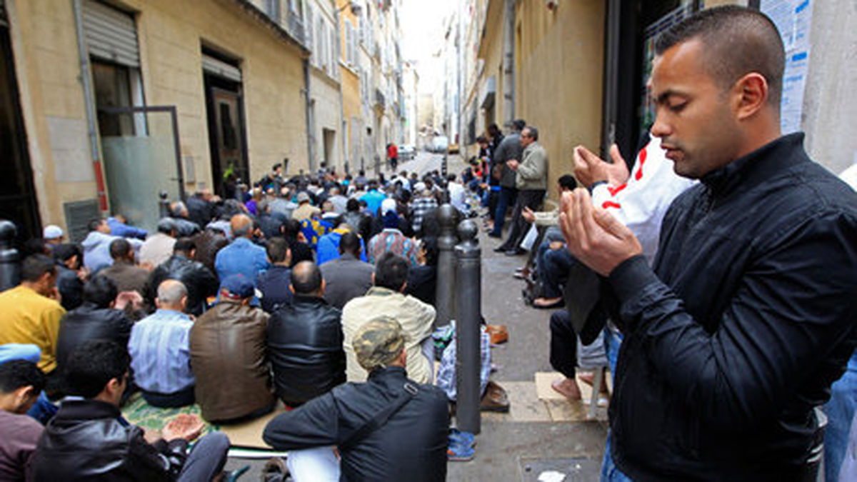 تعطیل شدن ۲۱ مسجد در فرانسه