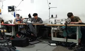 نابودی تولیدکنندگان کیف ایرانی توسط افغان‌ها / ۸۰ درصد تولیدی‌های کیف، افغانستانی‌اند
