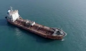 جزئیات جدید از توقیف نفتکش متخلف در دریای عمان/ ویدئو