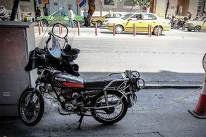 تصادف مرگبار موتورسیکلت در خط ویژه بزرگراه چمران تهران/ عکس

