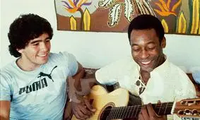 درخواست جالب مارادونا از پله در یک برنامه تلویزیونی/ ویدئو
