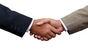 دست دادن عجیب دو نماینده در مجلس/ عکس