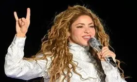  «شکیرا» در حال قدم زدن با نامزدش در در مالدونادو/ عکس