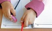 نوشتن مشق جلوی تلویزیون ممنوع

