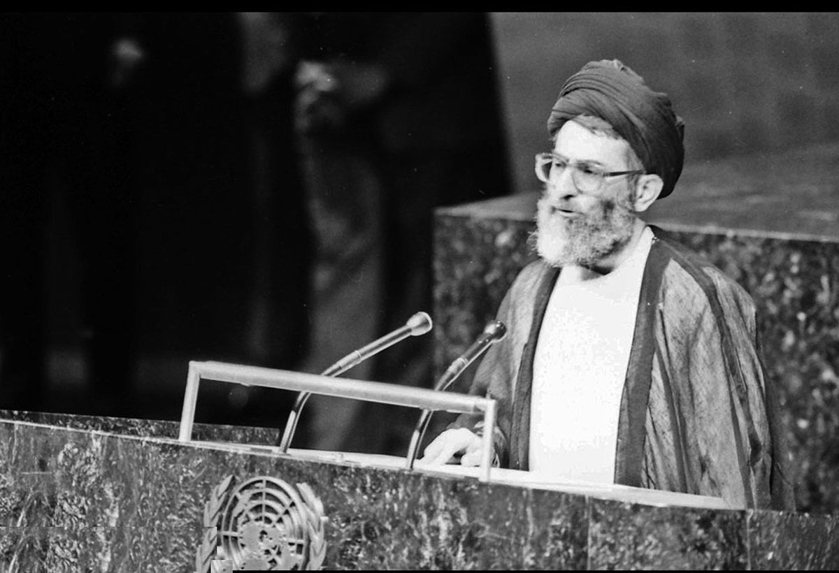 حضرت آیت الله خامنه ای: ما با مردم آمریکا هیچ مساله ای نداریم، اما به دولت این کشور اعتمادی نداریم/ ویدئو
