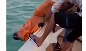 کشف جسد زنی جوان در آبهای ساحلی بندر لنگه/ ویدئو