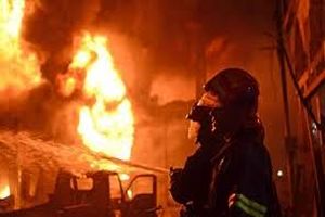 ادامه آتش‌سوزی در ساختمان خیابان طالقانی/ ویدئو 