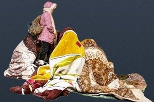 عادت ماهانه پردرد زنان در چادرهای اسکان موقت زلزله زدگان خوی

