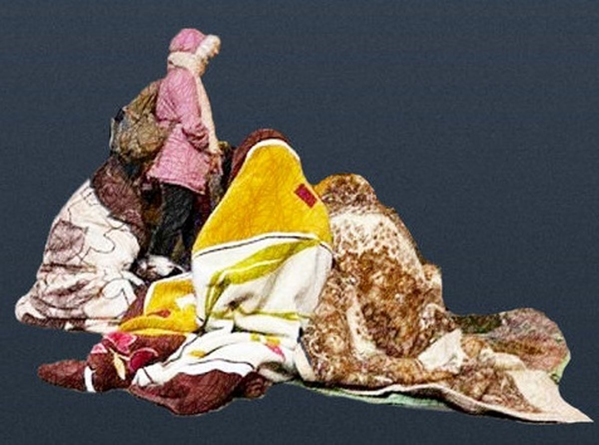 عادت ماهانه پردرد زنان در چادرهای اسکان موقت زلزله زدگان خوی

