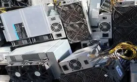 شناور تجاری حامل ۱۷۶ دستگاه ماینر قاچاق در آب‌های خلیج فارس توقیف شد

