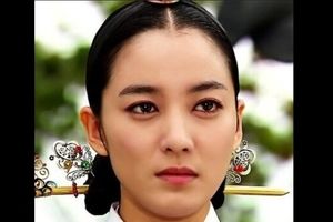 تصویری از همسر واقعی و کم سن و سال بانو جانگ  در سریال دونگی/ عکس