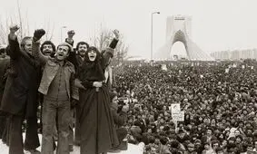 عکس‌های تماشایی از بهمن ۱۳۵۷، از کاخ نیاوران تا خیابان انقلاب