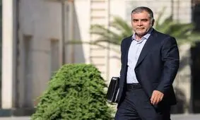 سرگردانی ۴۰ میلیون بشکه نفت ایران روی آب‌ها را کاملا تکذیب می‌کنم/ اساسا نفتی که نتوانیم بفروشیم، نداریم 