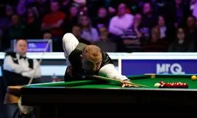 صدای آژیر خطر آتش سوزی در بازی حسین وفایی و حریف انگلیسی

