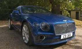 شباهت های جالب تویوتا کرولا ۱۹۹۷ و بنتلی کانتیننتال ۲۰۱۸/ عکس